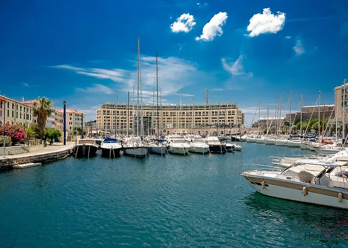 Апартаменты The Heart Of B - Free Parking - Cruise 2min